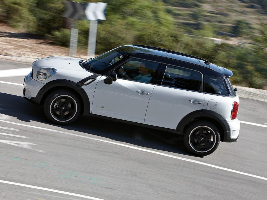  Mini Cooper Countryman S All4 2010 года  (фото 19 из 67)